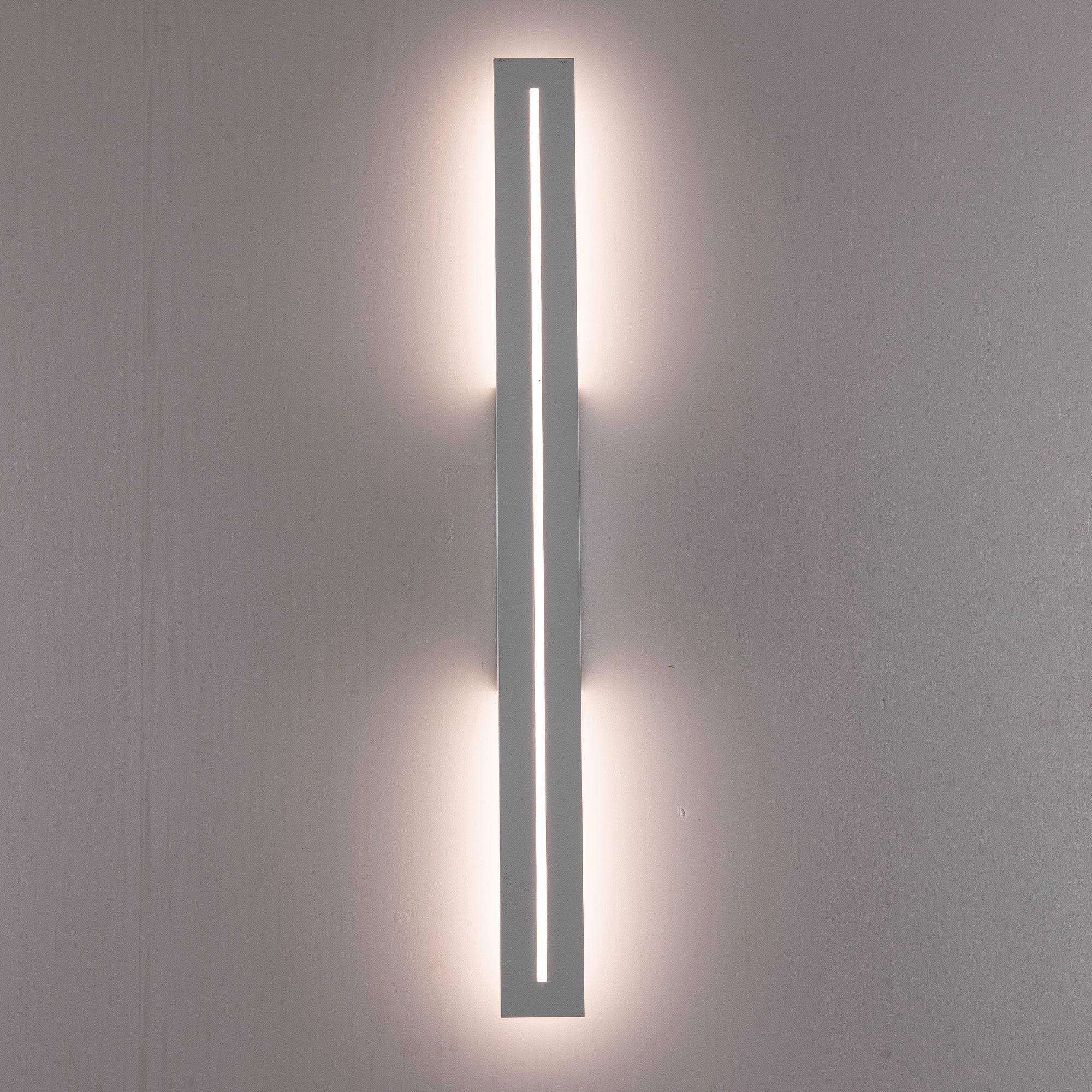 Edgar White 12W CCT IP54 610mm External Wall Light