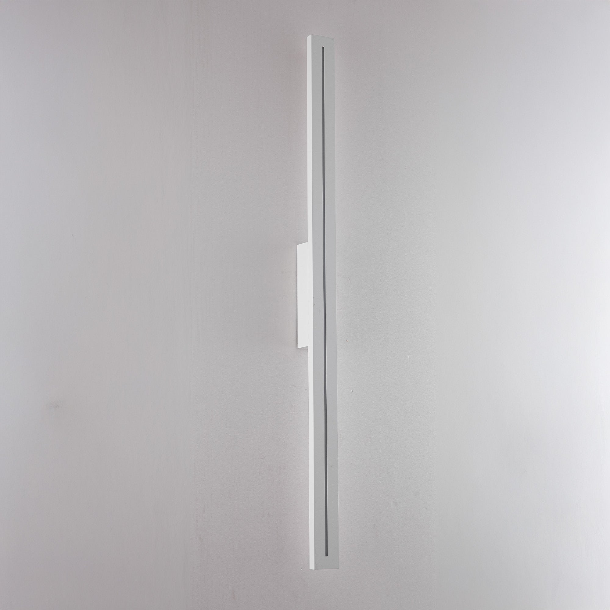 Edgar White 26W CCT IP54 1000mm External Wall Light