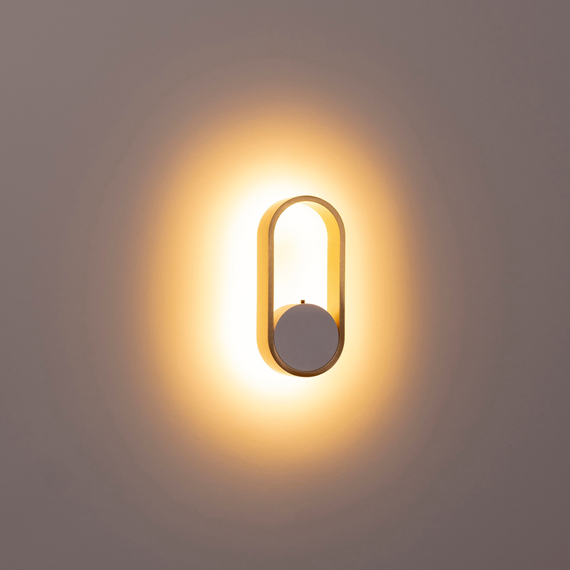 HV8080T-WHTBR - Ovale White + Brass Wall Light