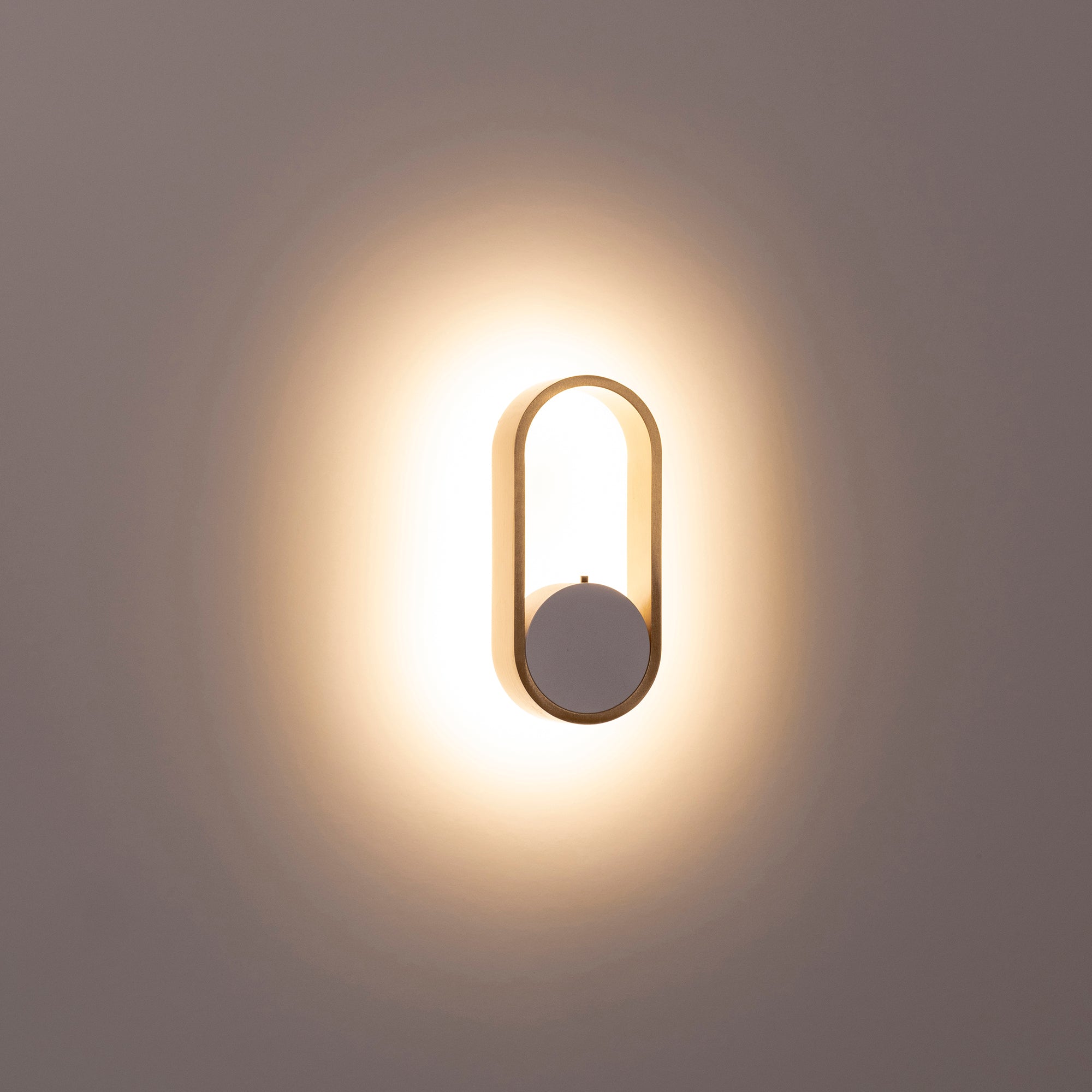 HV8080T-WHTBR - Ovale White + Brass Wall Light