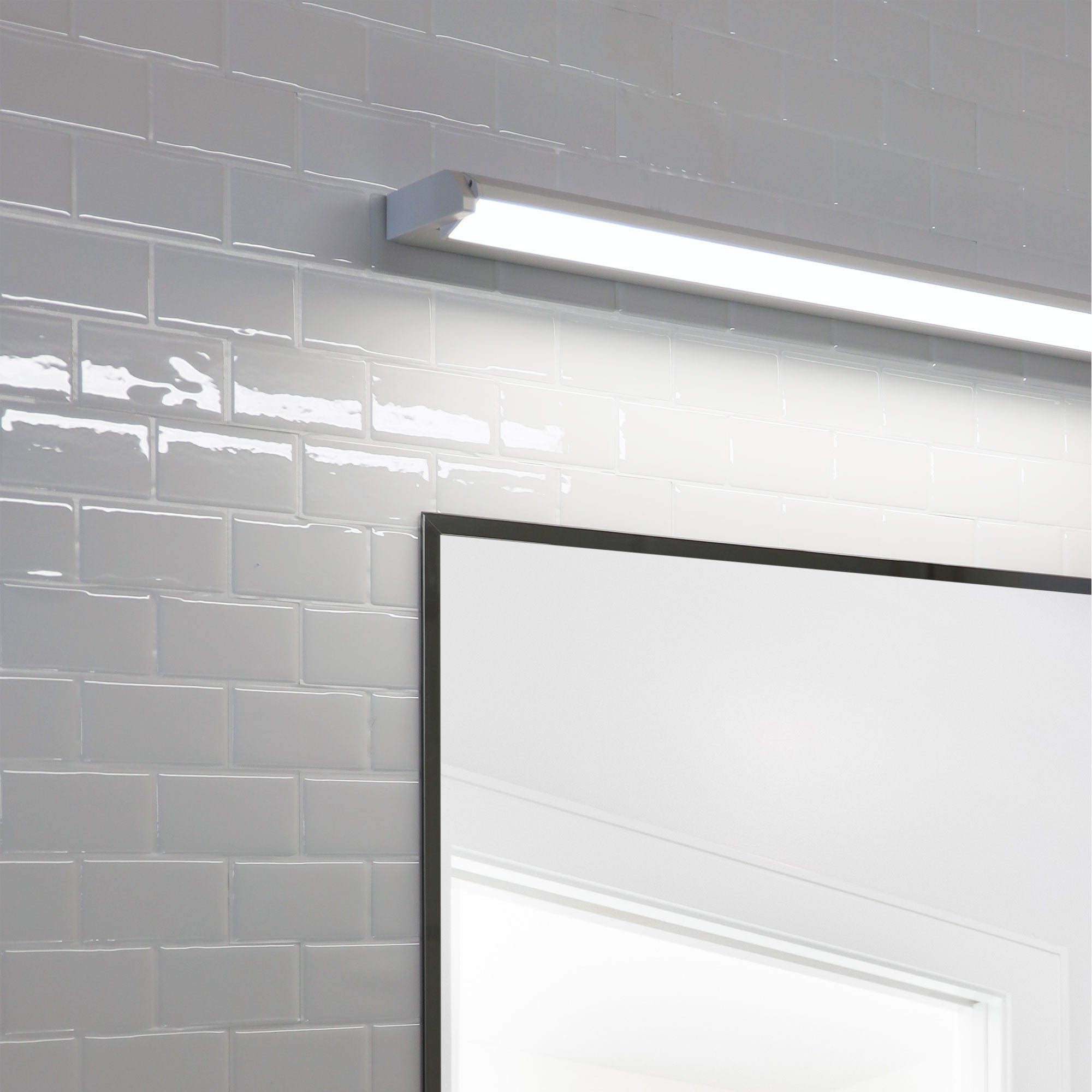 Mode.90 White 13.5W CCT 930mm Adjustable LED Vanity Light