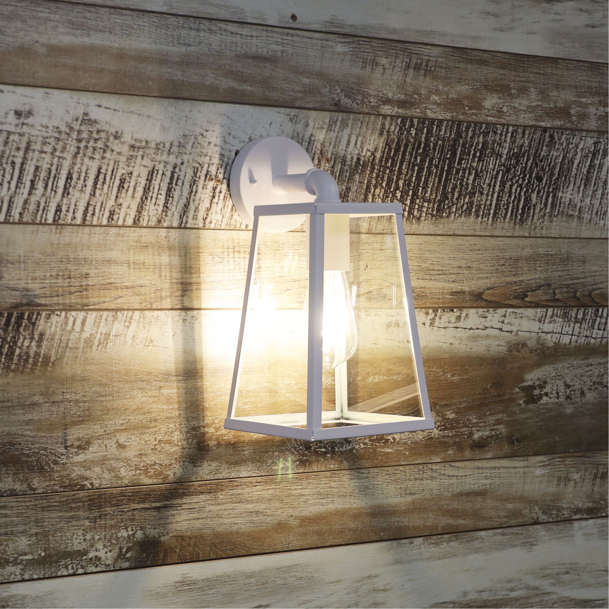 North White E27 IP44 Outdoor Wall Light