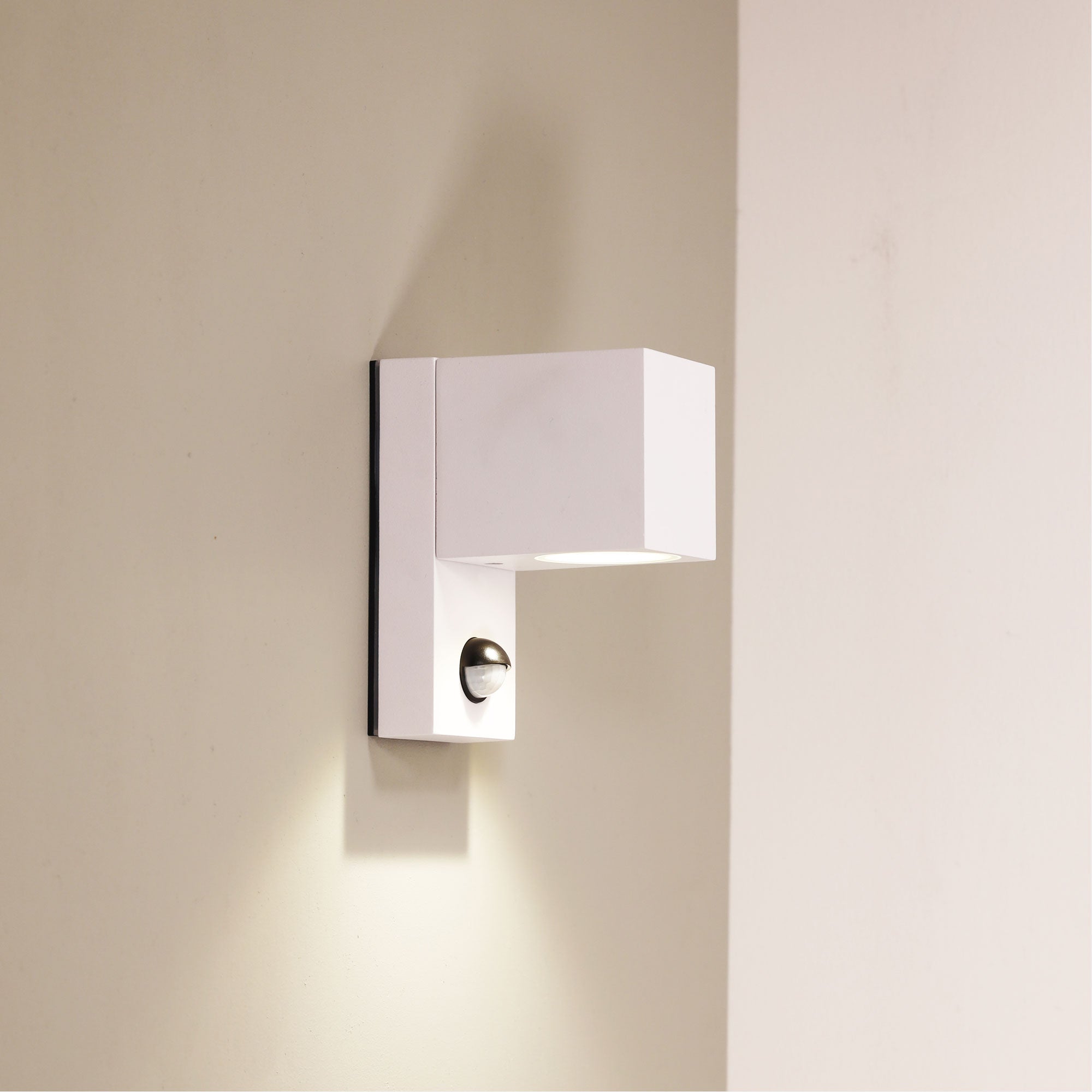 Atlas White GU10 IP54 Fixed Down Sensor Light
