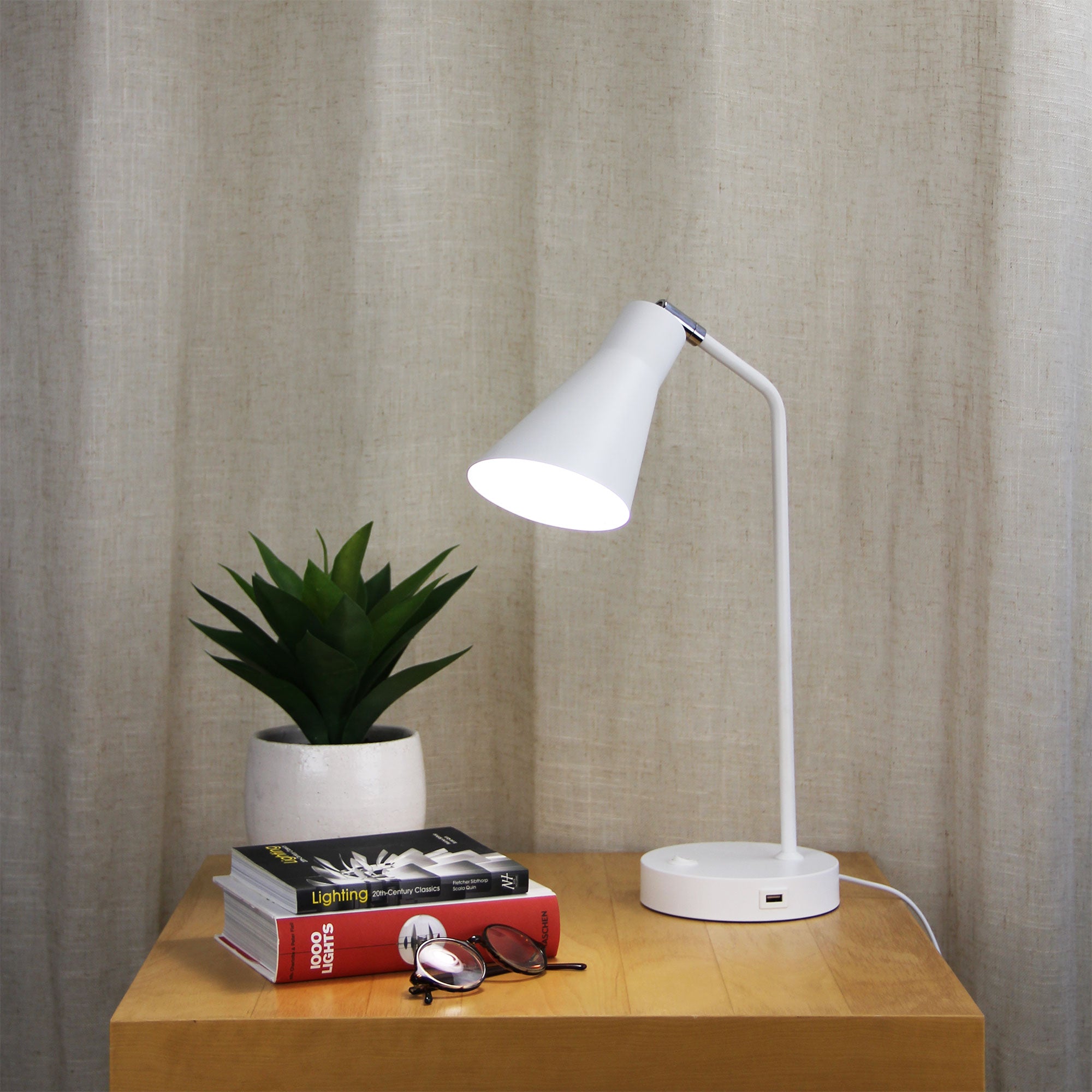 Thor Matt White Desk Lamp With Usb