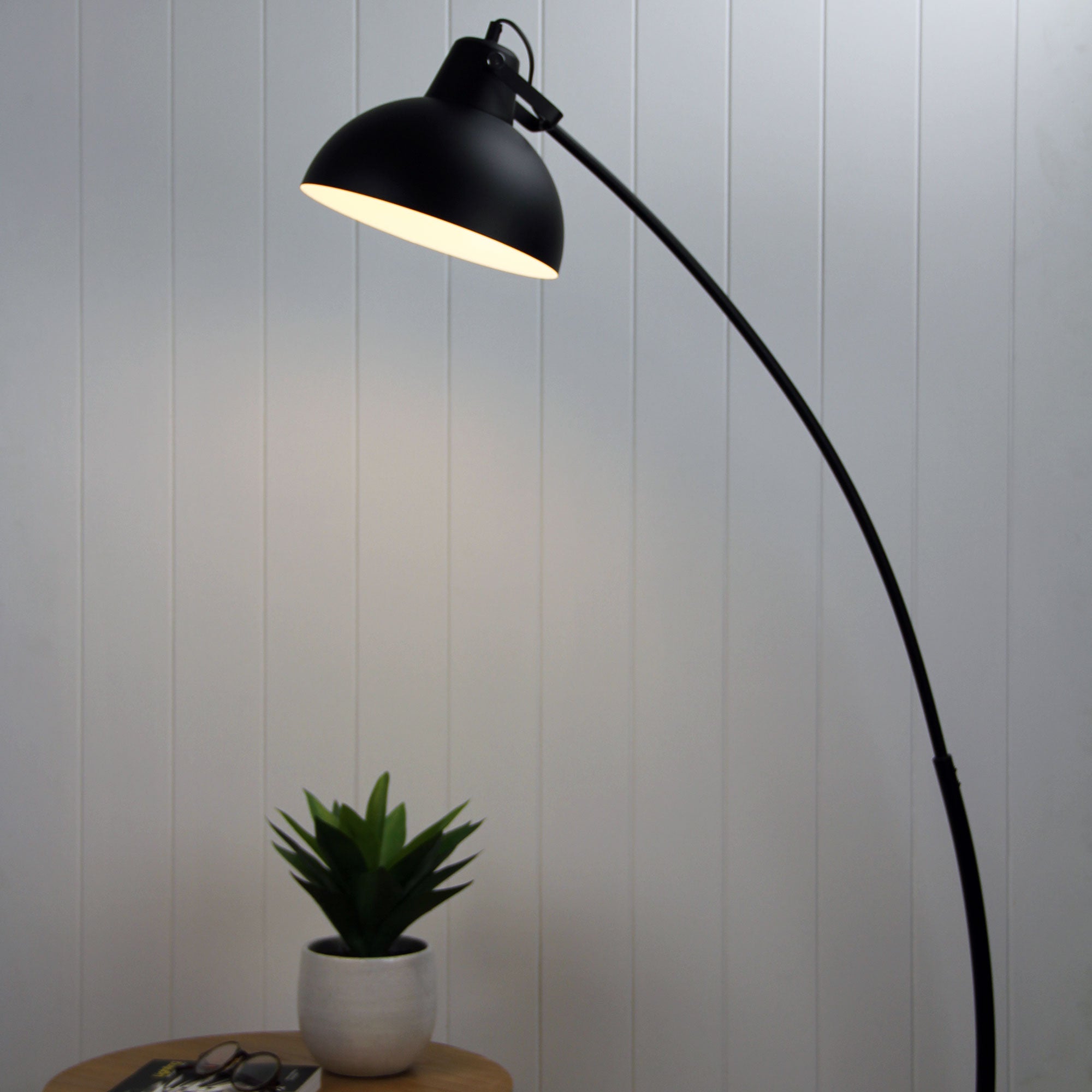 Lago Matt Black Arced Floor Lamp