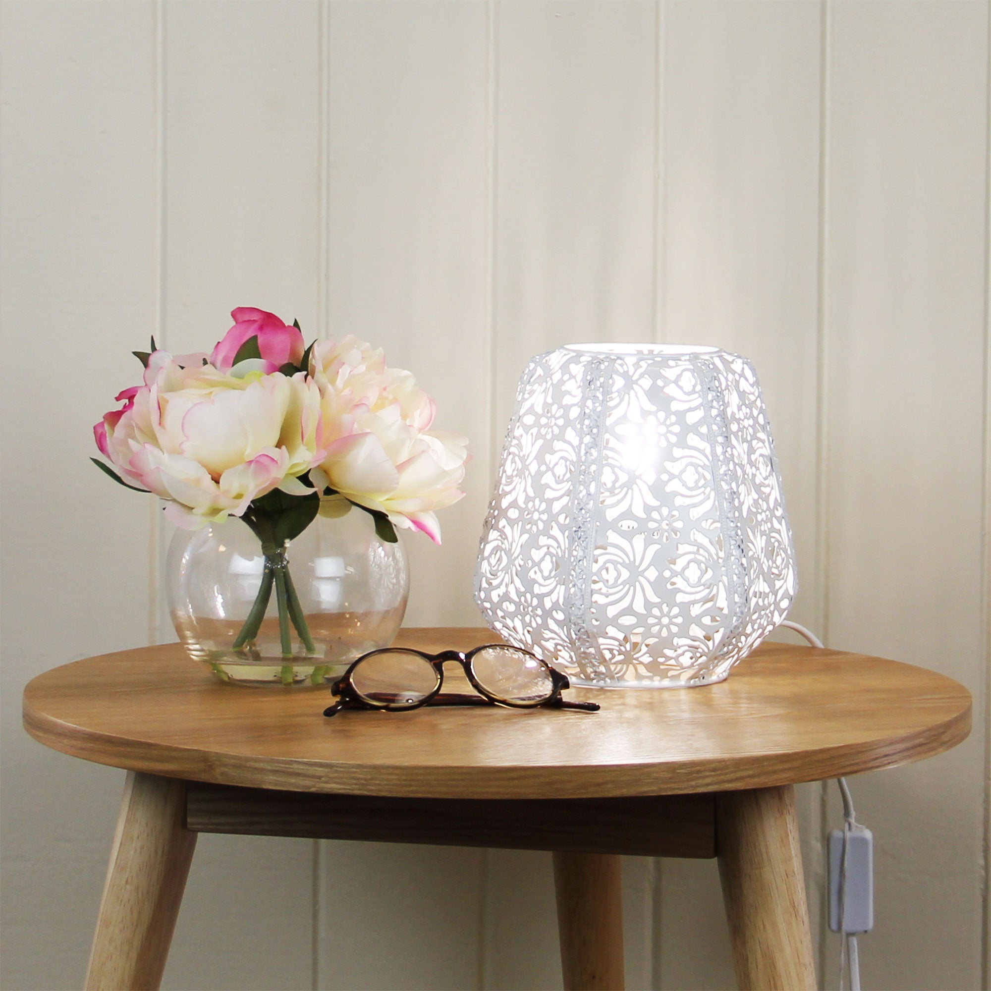 Lace White Floral Laser Cut Metal Table Lamp