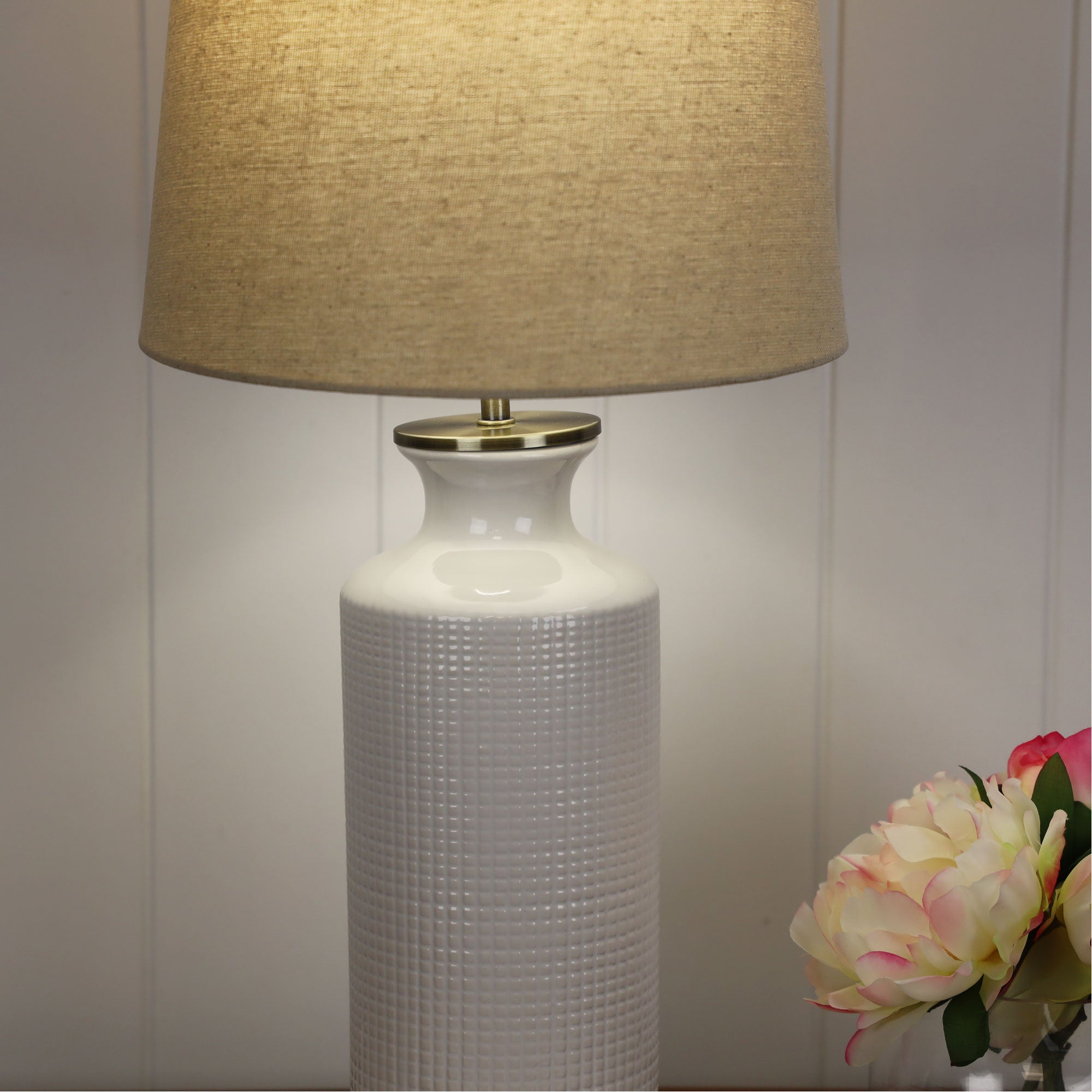 Matlock White & Natural Linen Modern Farmhouse Table Lamp With Harp Shade