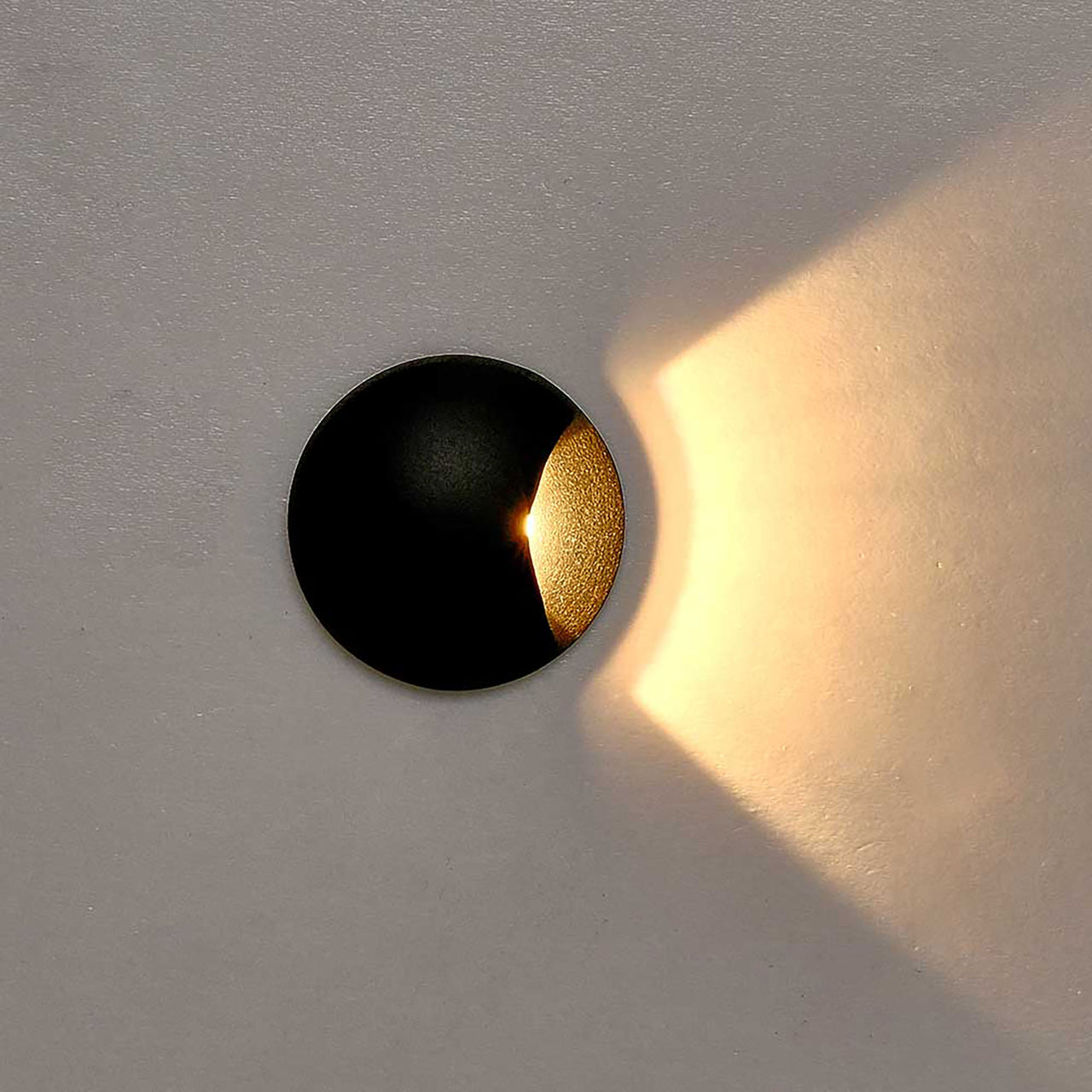 Kroll 1 Black 3W 240V 3000K IP65 Round 1-Way Step Light