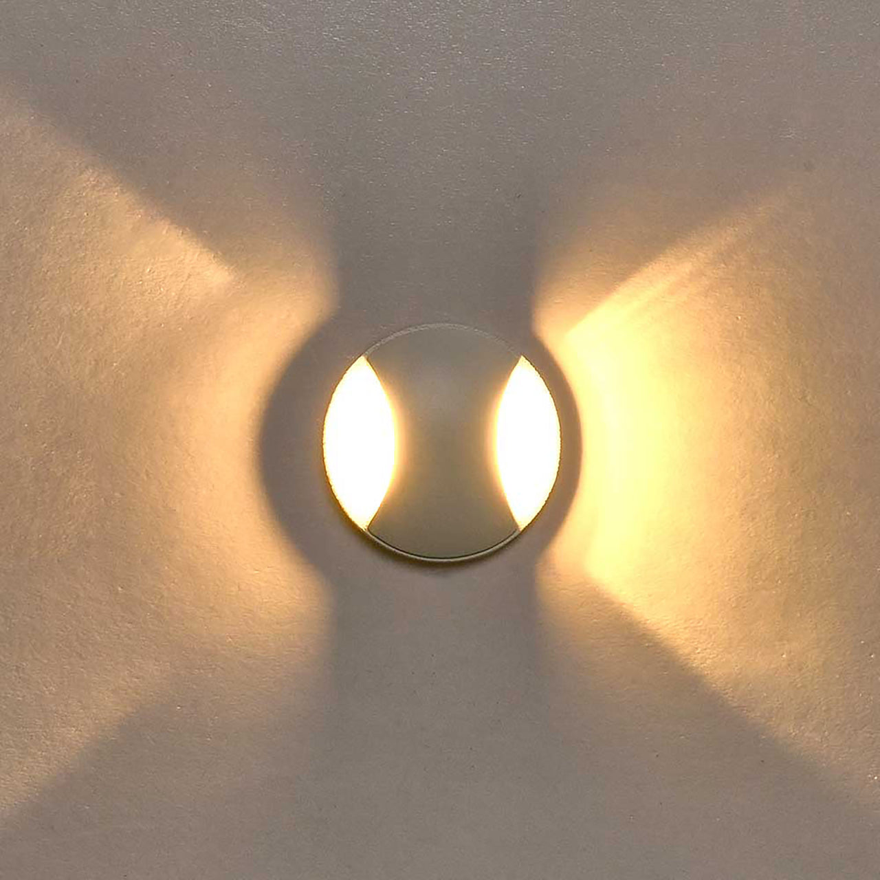 Kroll 2 White 3W 240V 3000K IP65 Round 2-Way Step Light