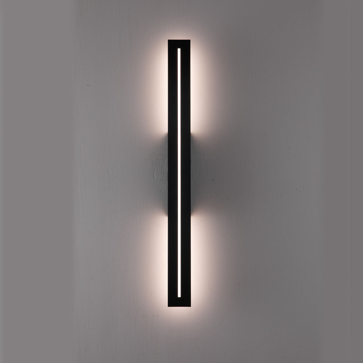 Edgar Black 12W CCT IP54 610mm External Wall Light