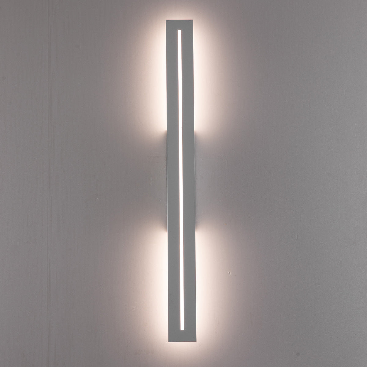 Edgar White 12W CCT IP54 610mm External Wall Light