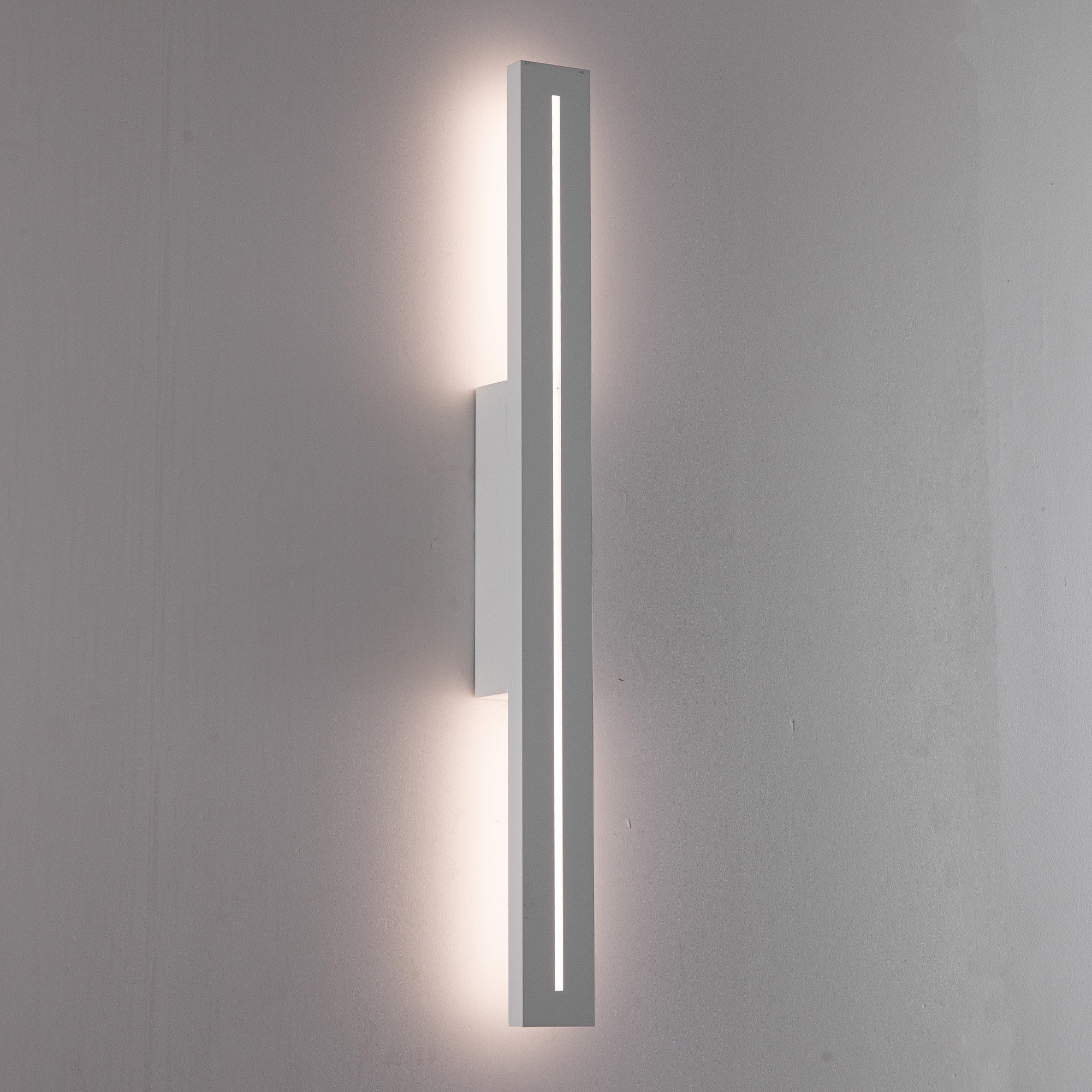 Edgar White 12W CCT IP54 610mm External Wall Light