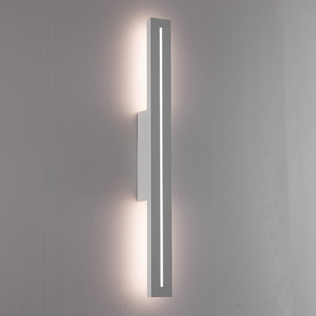 Edgar White 12W CCT IP54 610mm External Wall Light