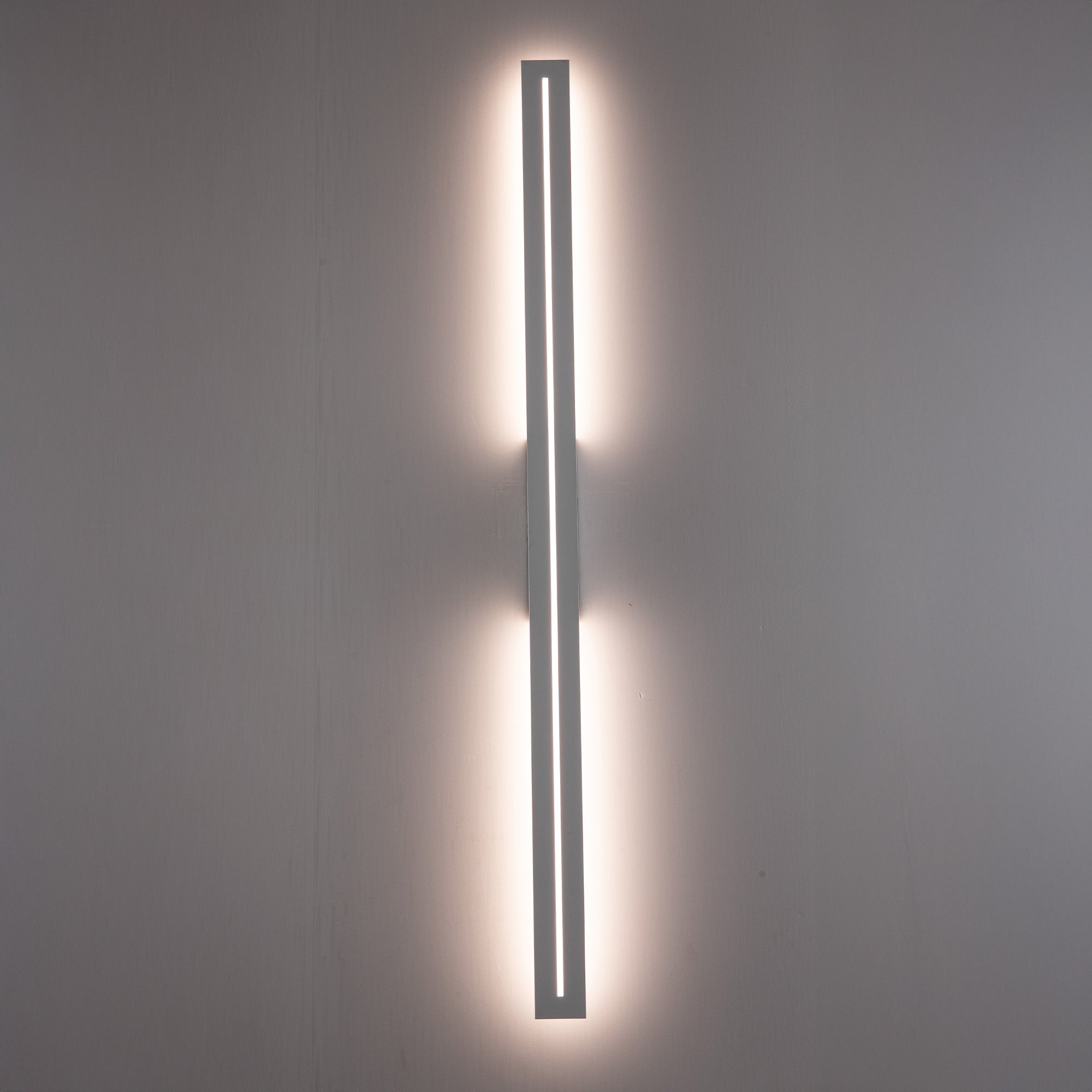 Edgar White 26W CCT IP54 1000mm External Wall Light