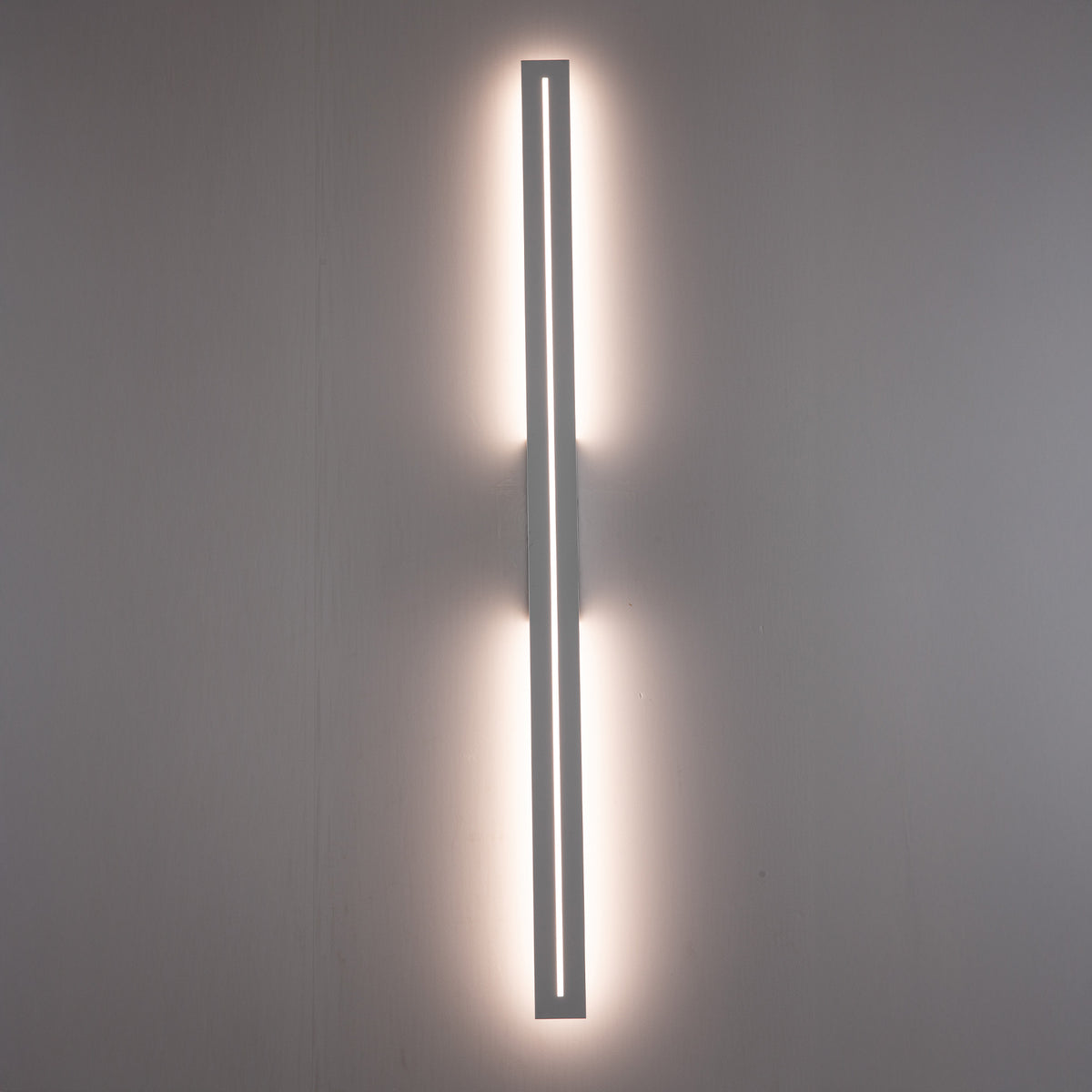 Edgar White 26W CCT IP54 1000mm External Wall Light