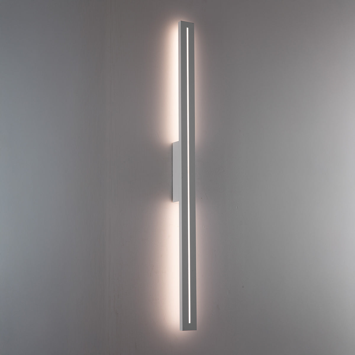 Edgar White 26W CCT IP54 1000mm External Wall Light
