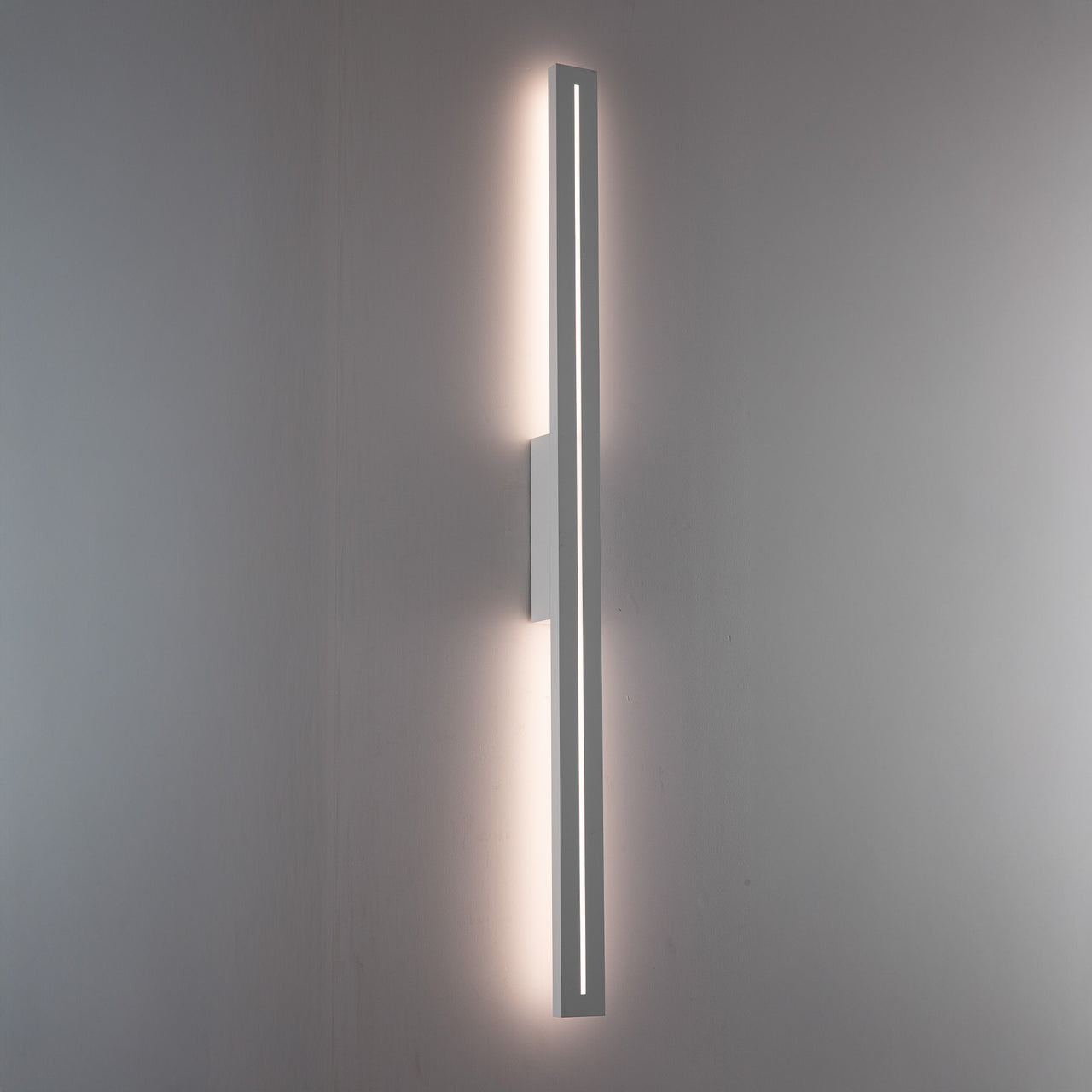 Edgar White 26W CCT IP54 1000mm External Wall Light
