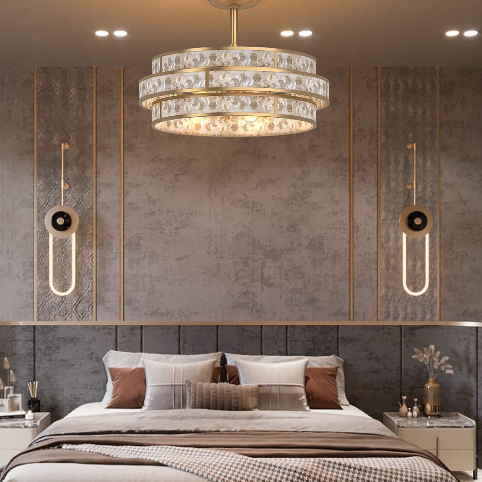 Deco Light Fan in Gold