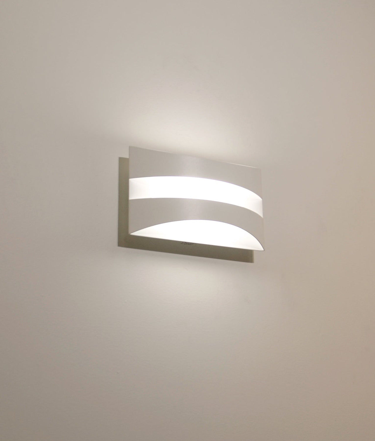CARDIFF: City Series LED Tri-CCT Interior Rectangular Up/Down Dimmable Wall Light