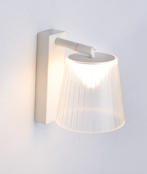 CHESTER: City Series LED Wall White 1 Switch Clear PS Shade Wall Lights
