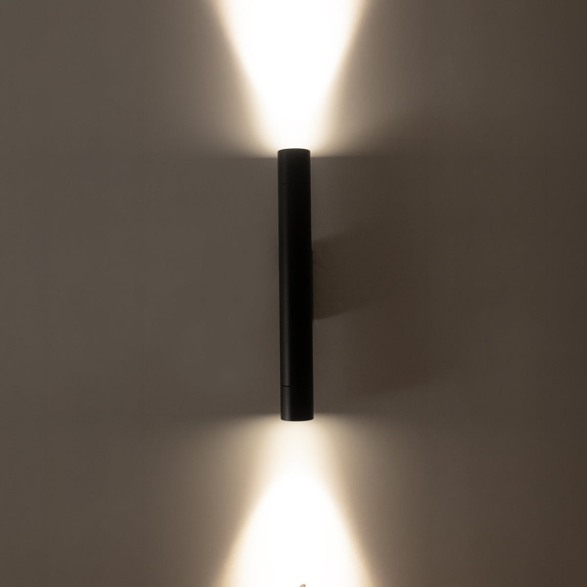 HV10295T - Dugo Up & Down Wall Pillar Light Black