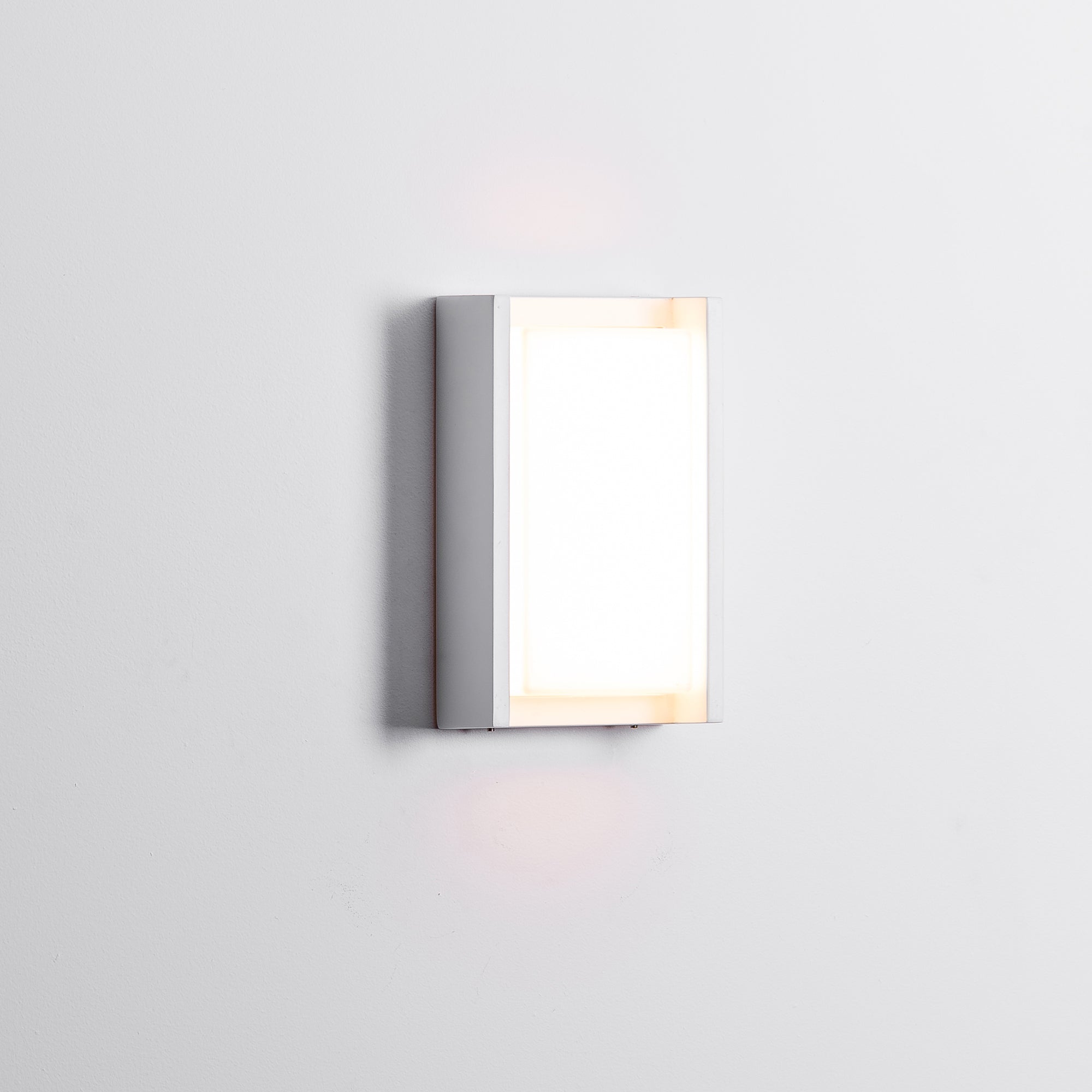HV3668T-WHT - Nepean White LED Wall Light