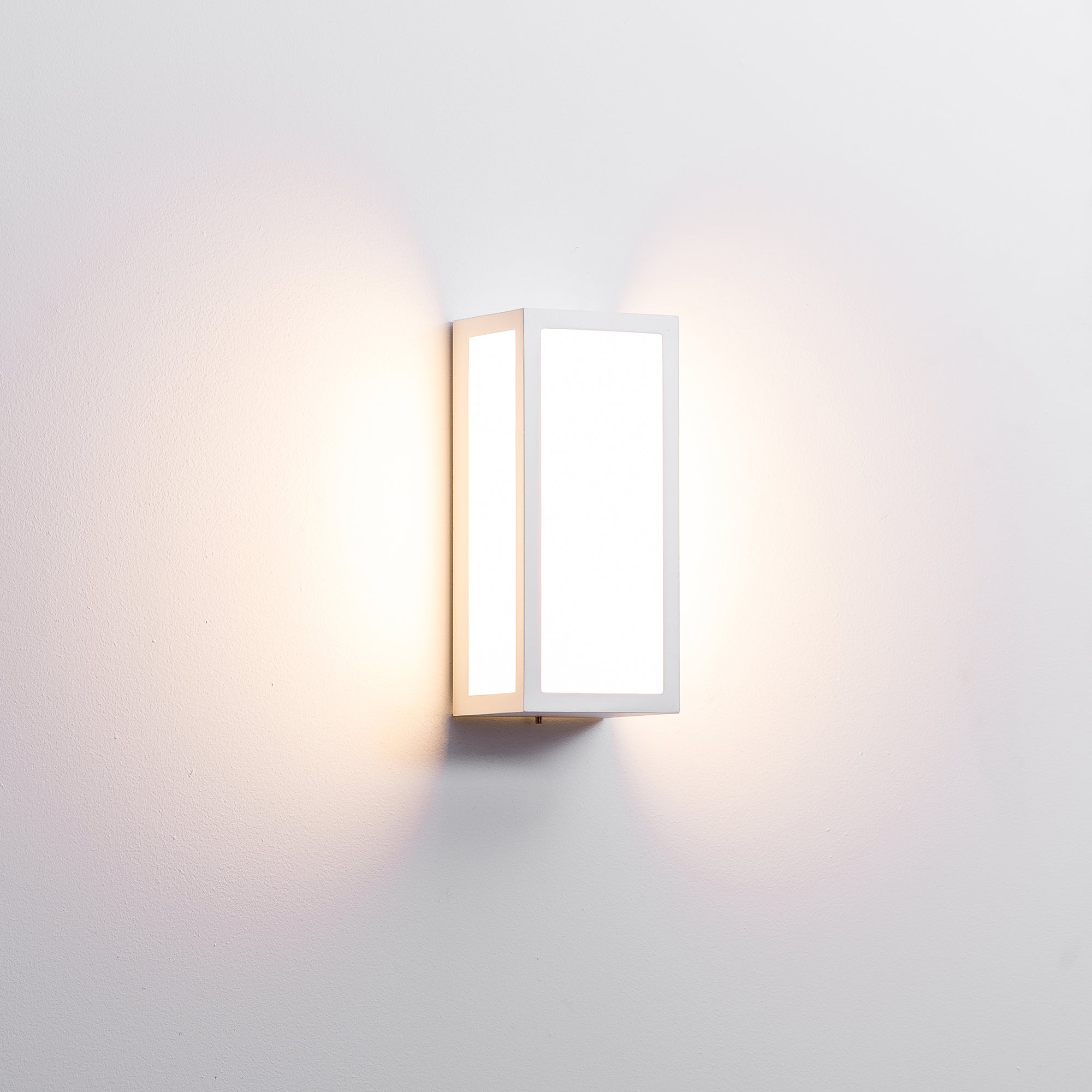 HV3669T-WHT - Jasper White LED Wall Light
