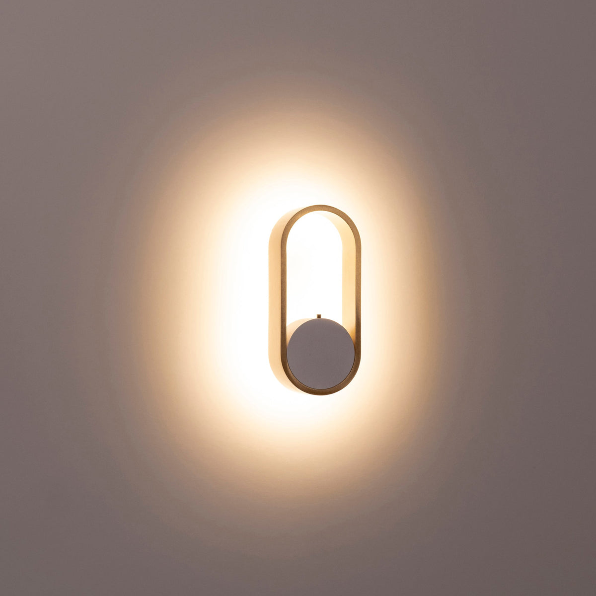 HV8080T-WHTBR - Ovale White + Brass Wall Light