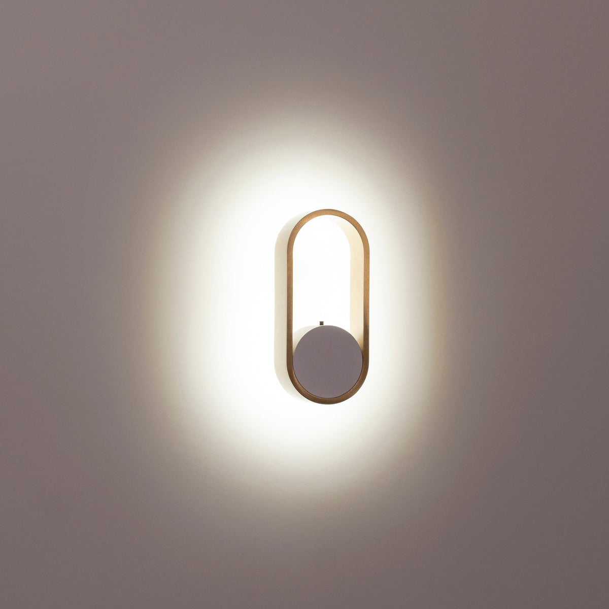 HV8080T-WHTBR - Ovale White + Brass Wall Light