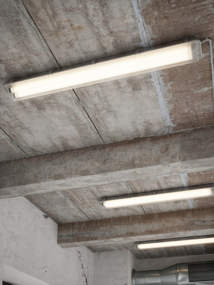 Works 2x10W LED Batten