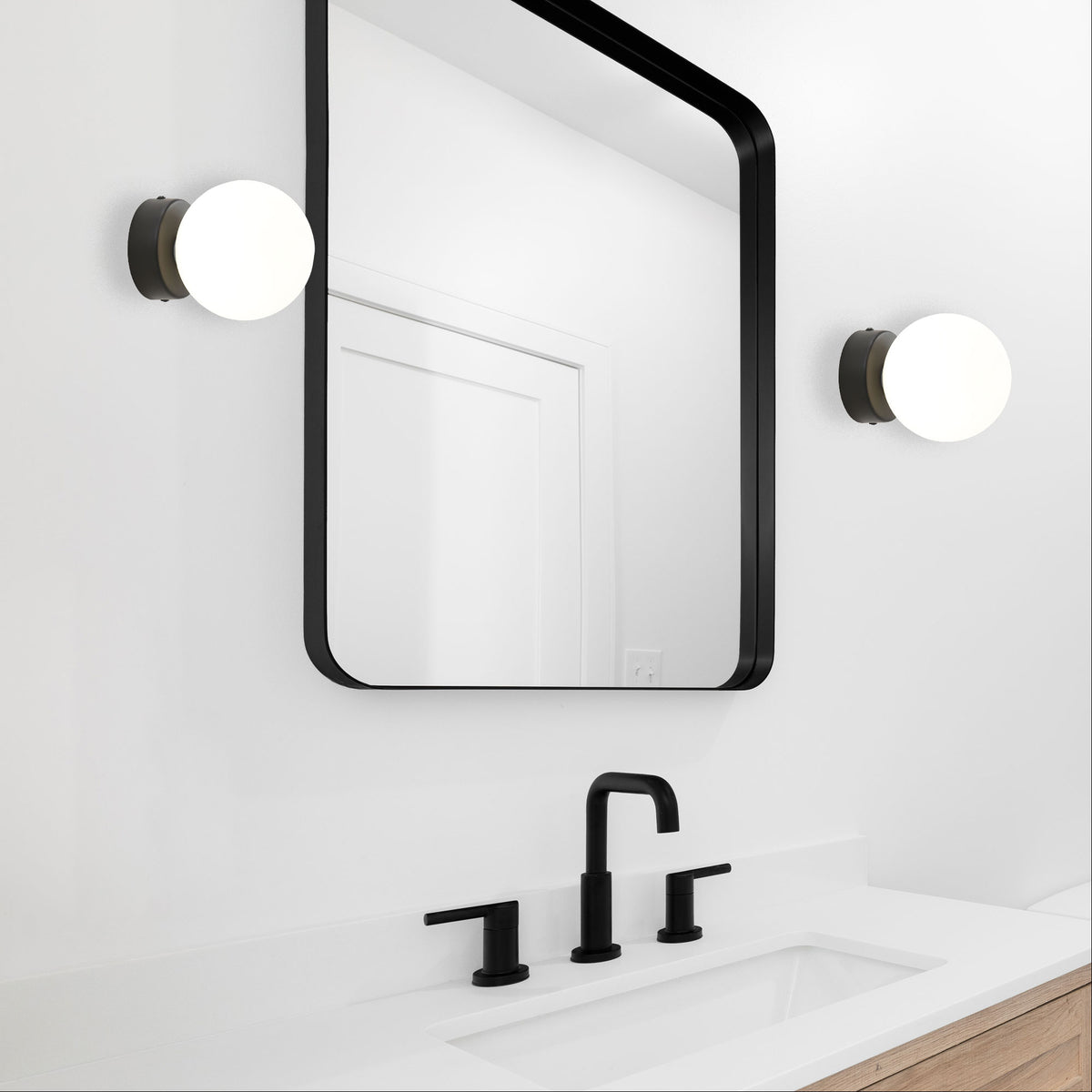Globo Black & Opal Matt Glass G9 IP44 Vanity Light
