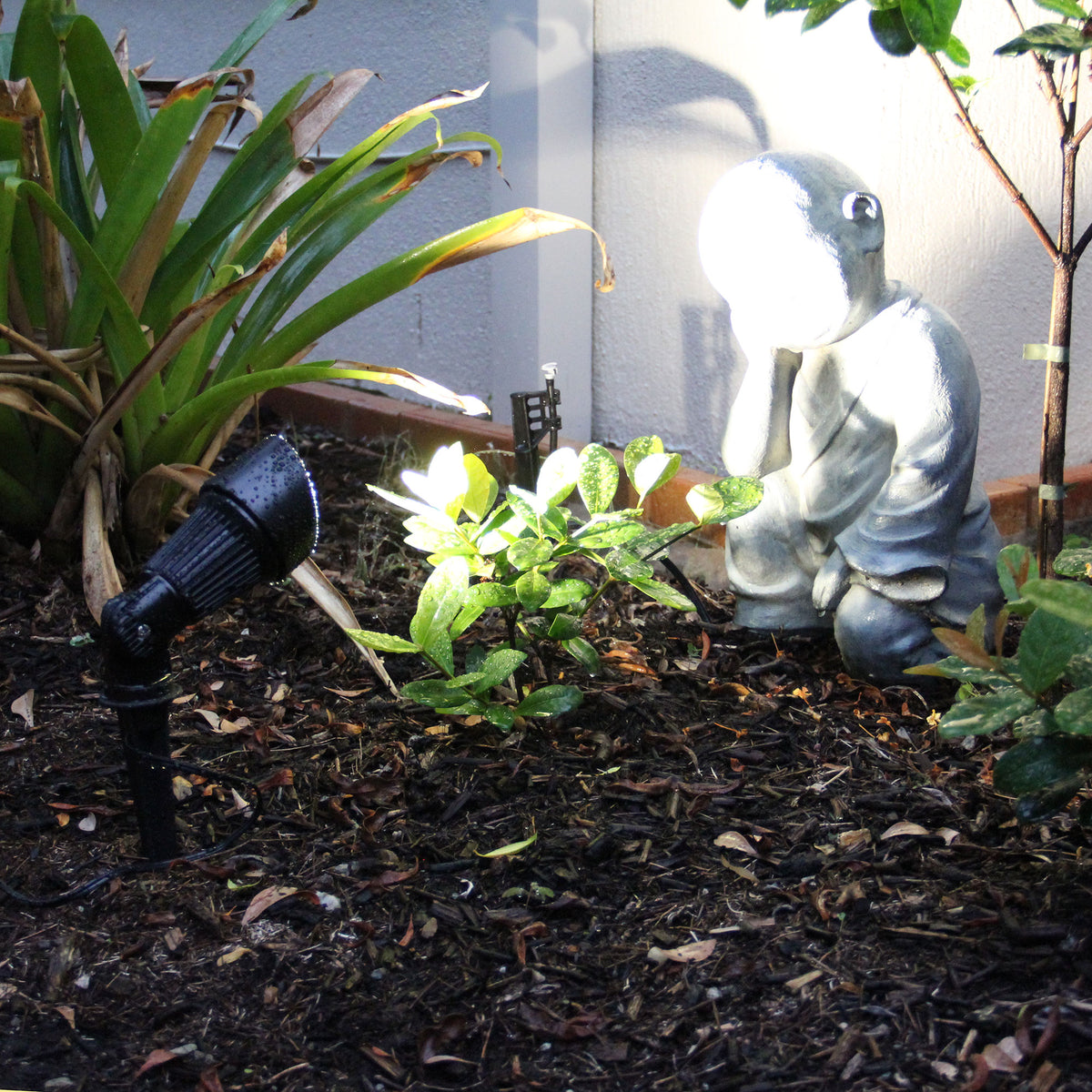 Thax Black 12V MR16 IP54 DIY Hooded Garden Spike