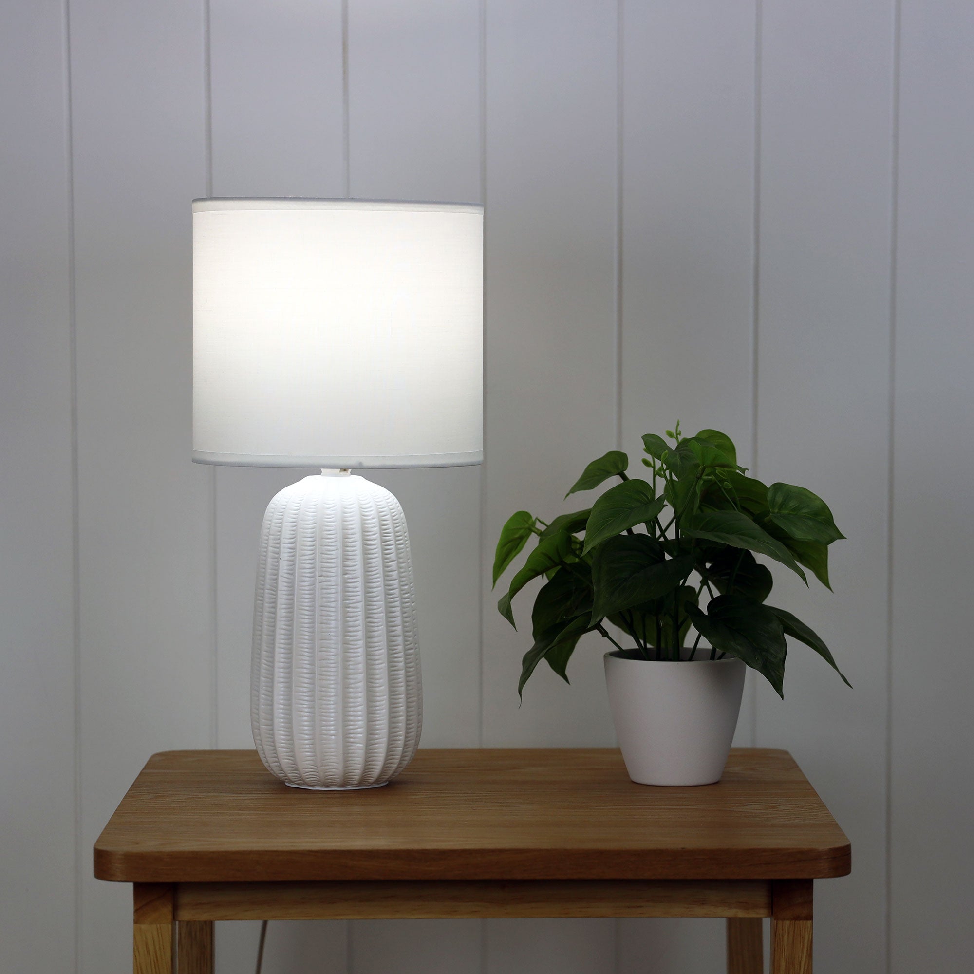 Benjy.20 White Ceramic & Fabric Table Lamp