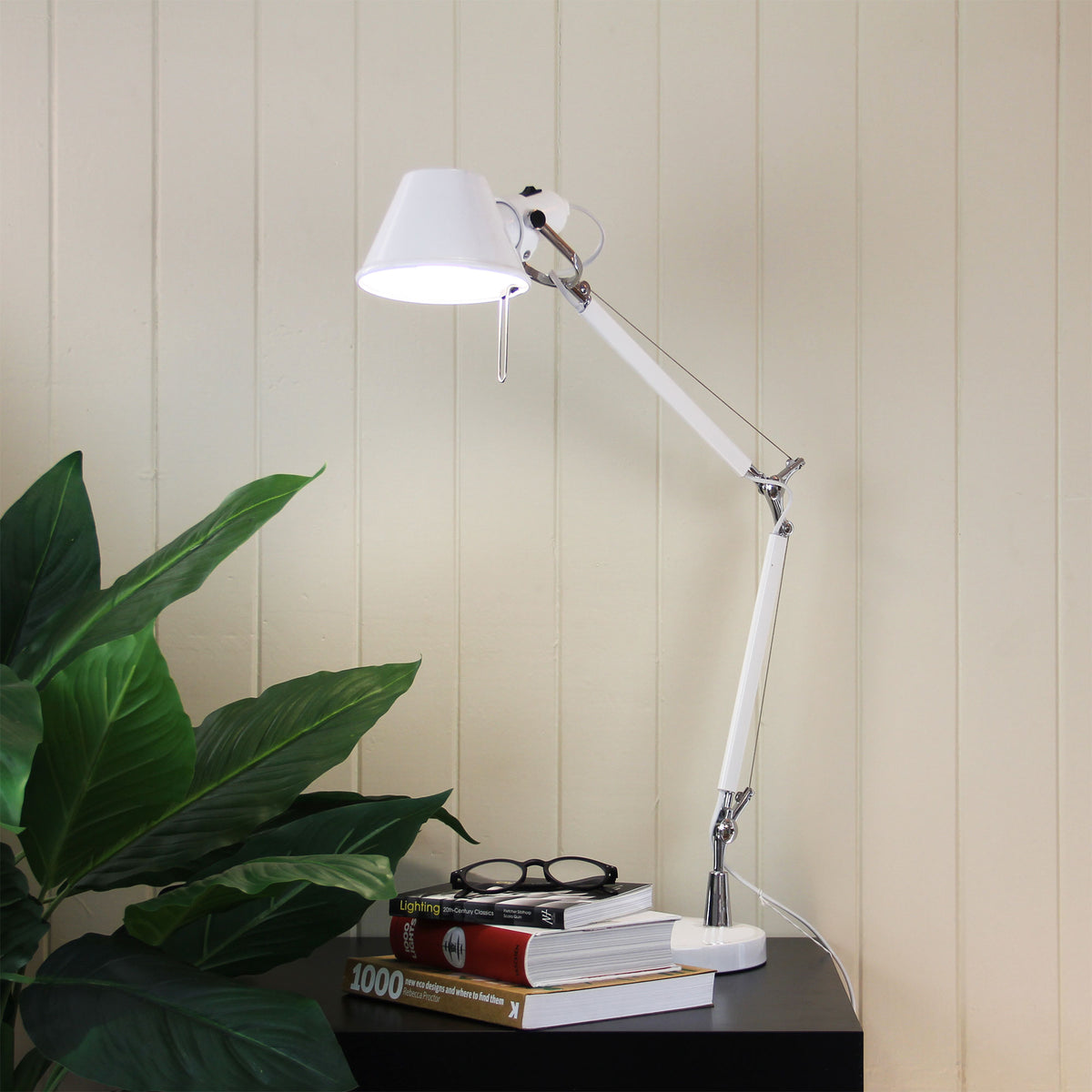Forma White Retro Style Adjustable Task Lamp