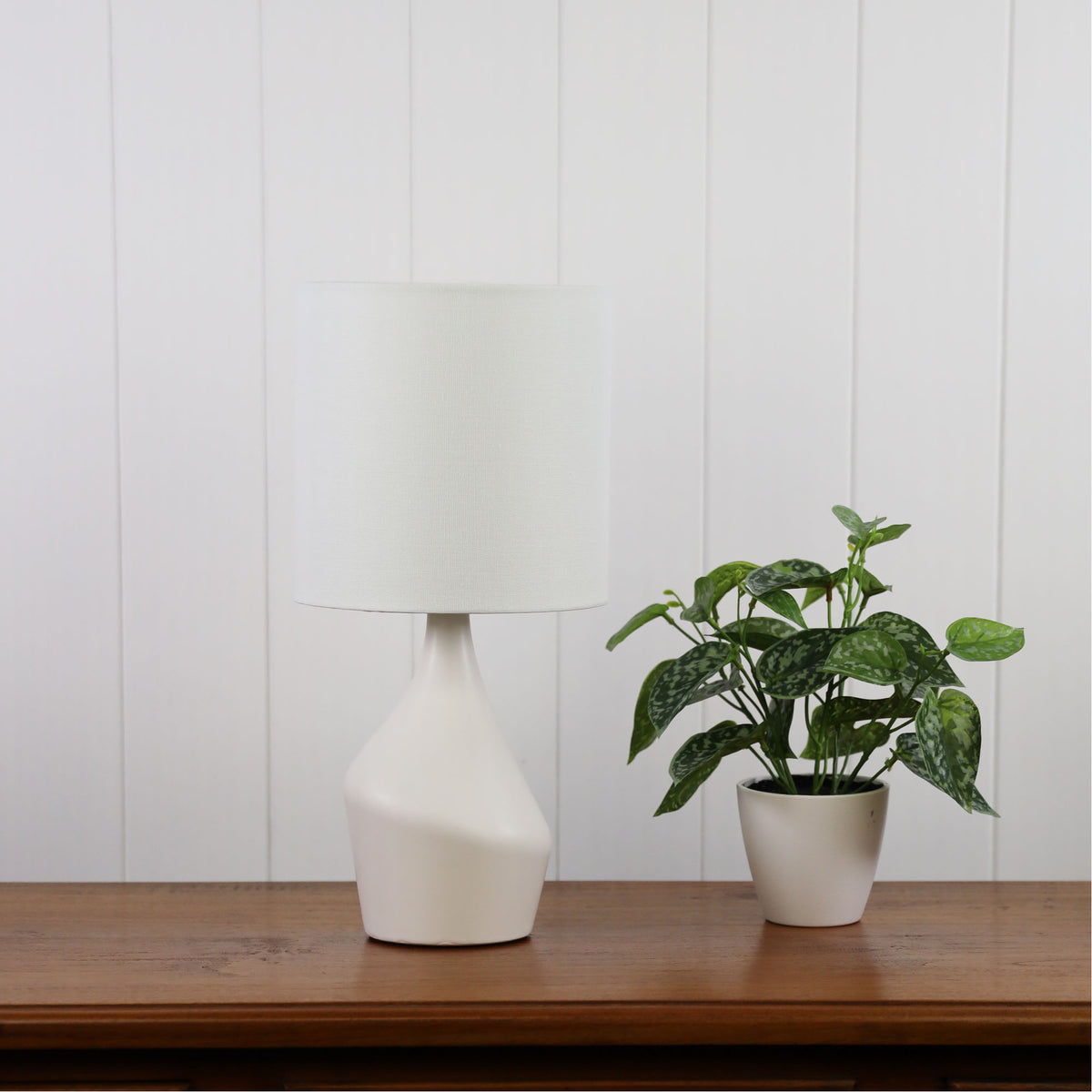 Zale White Ceramic & White Fabric Table Lamp