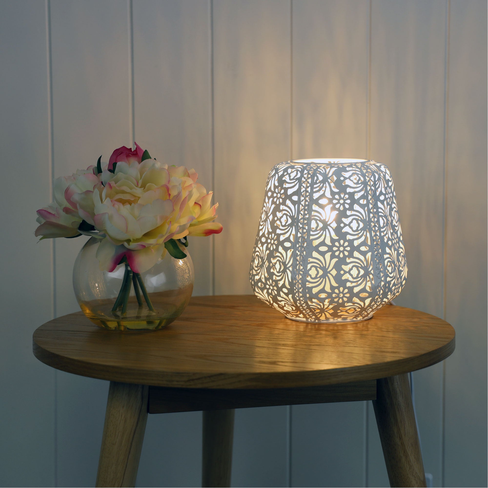Lace White Floral Laser Cut Metal Table Lamp