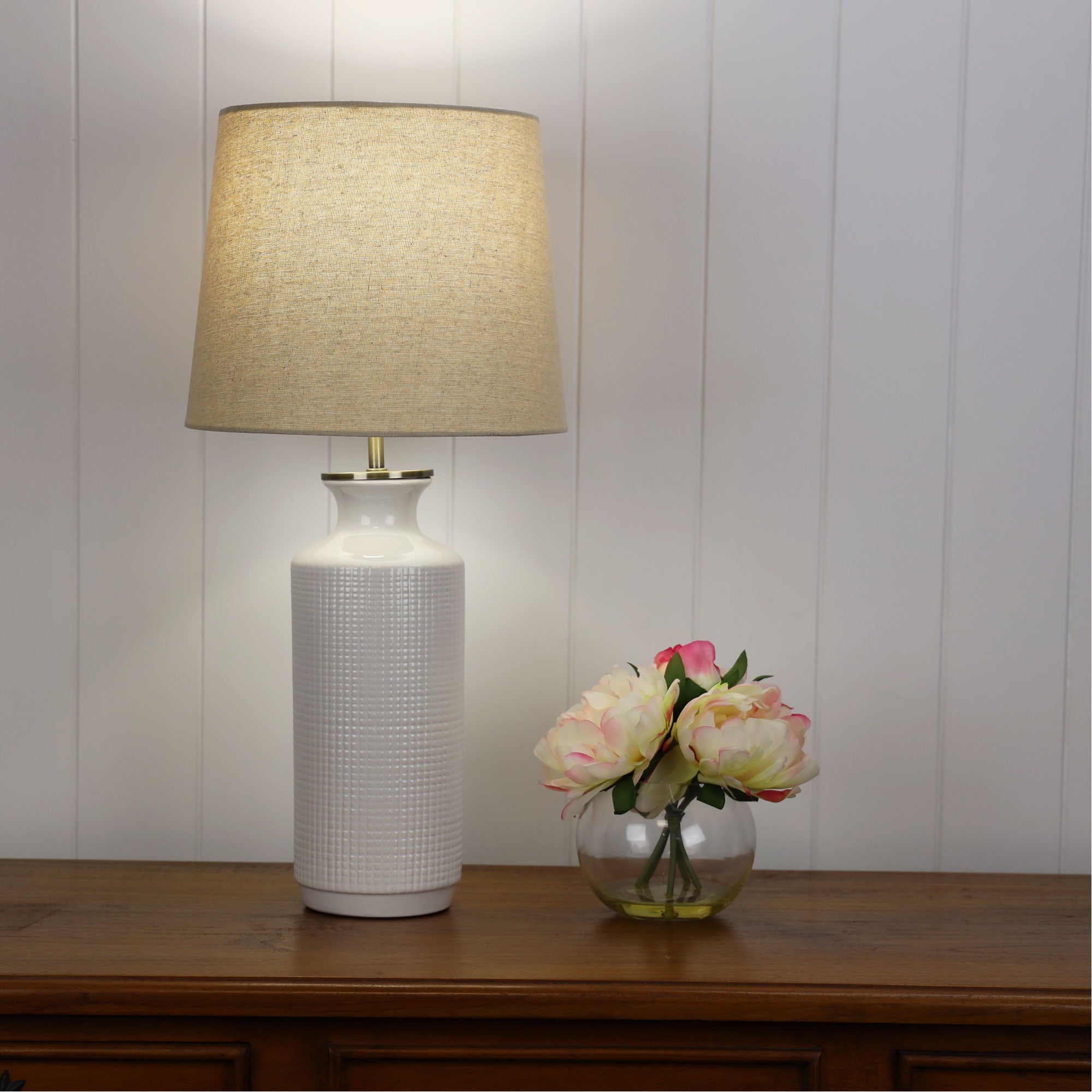 Matlock White & Natural Linen Modern Farmhouse Table Lamp With Harp Shade